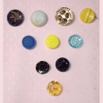 A group of vintage buttons for Christmas crafts - N7